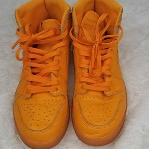 Nike Gatorade 9.5